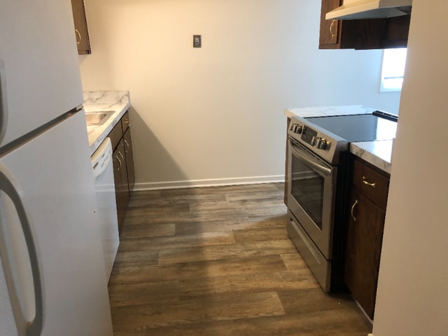 Photo - 1927 NW Hickory Ln