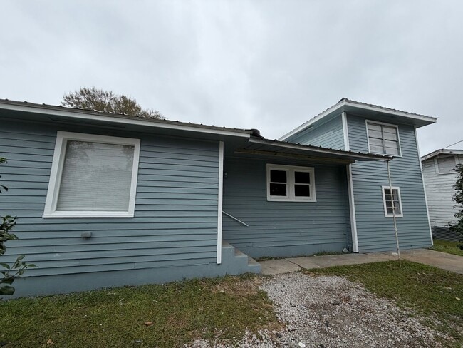 Photo - FOR RENT in Lafayette!