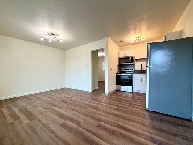 Photo - Newly Remodeled One Bedroom in Montavilla~... Unit 9124