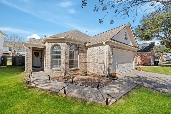 Photo - 15519 Elm Leaf Pl