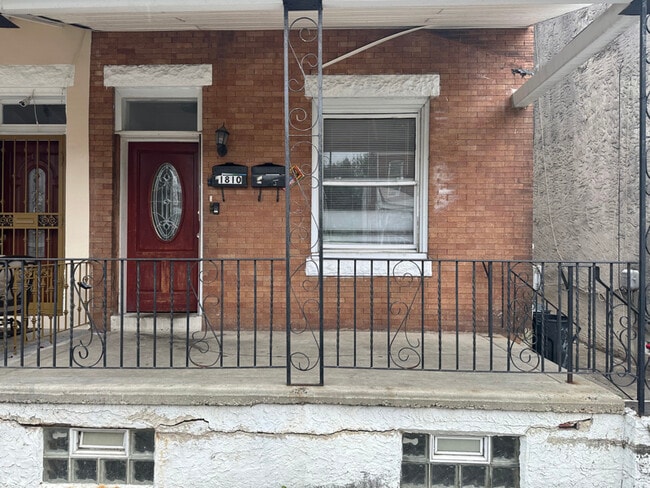 Building Photo - 1810 Harrison St Rental