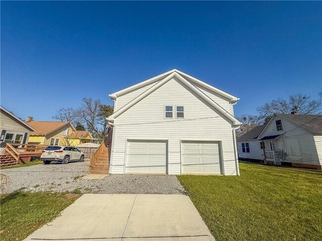 Building Photo - 2161 Homewood St Unit B