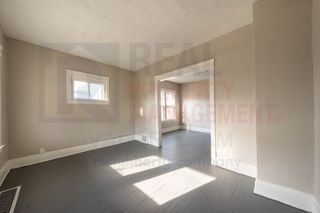 Photo - 987 Evangeline Rd Unit Lower