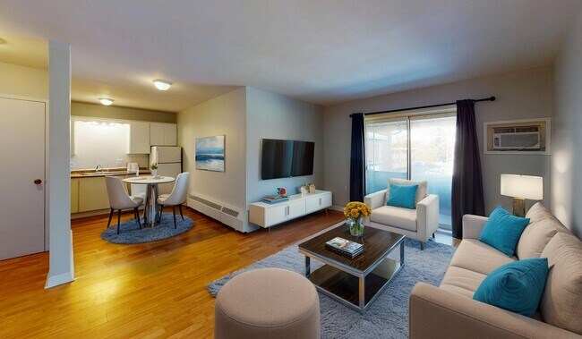 Photo - Riverside Court Apartments