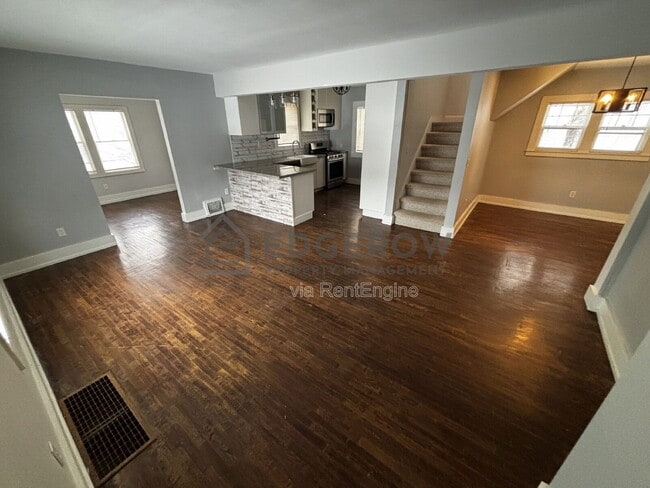 Photo - 5053 Grand River Dr NE