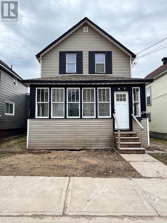 Building Photo - 1 Bedroom Upper-Level Unit B