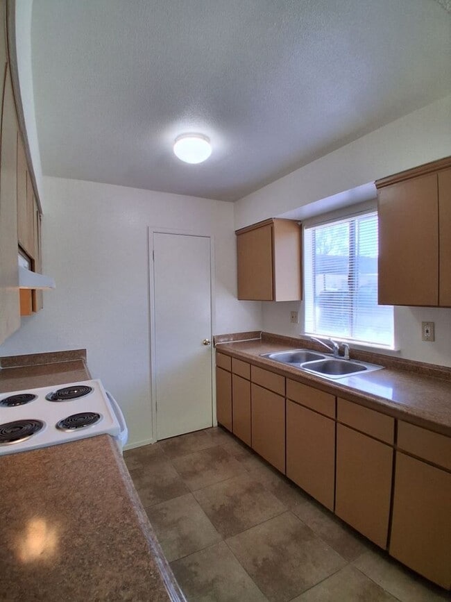 Photo - 3037 W Pontiac Way Unit 101