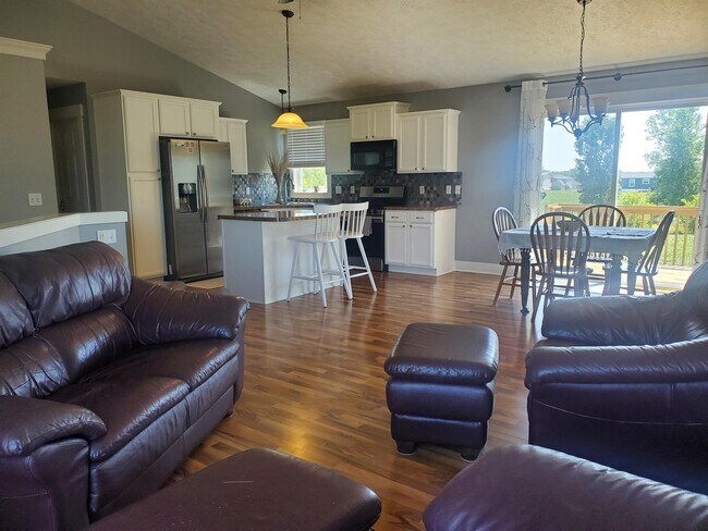 11732 Barkton Dr