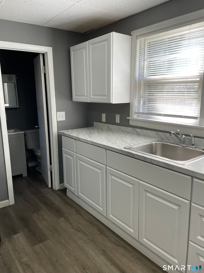 21 Edwards St Unit 2