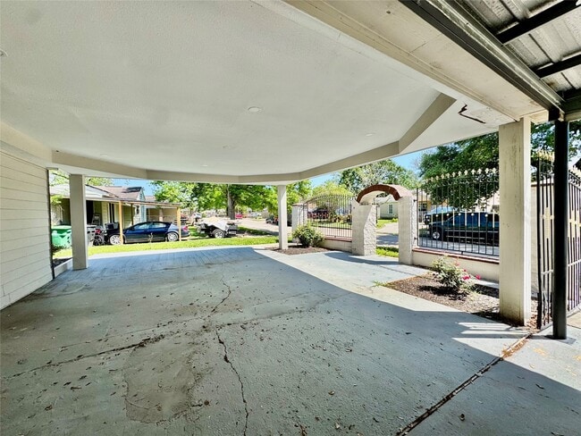 Photo - 4613 Dewberry St