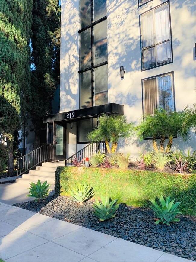 Photo - 212 S Arnaz Dr