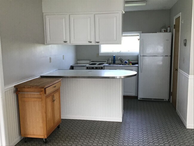 148 W Shore Rd Unit 1