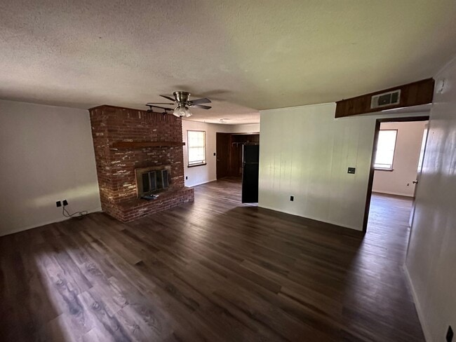 Photo - 401 W 19th St Unit 1