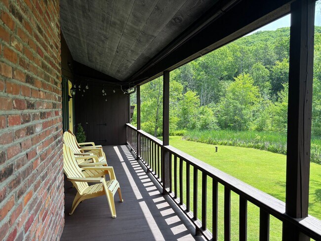 Photo - 1089 Mohawk Trail Unit 2