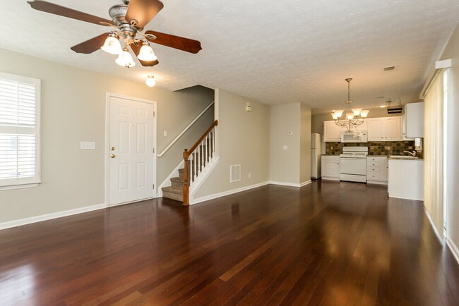 Photo - 568 Windcroft Cir NW