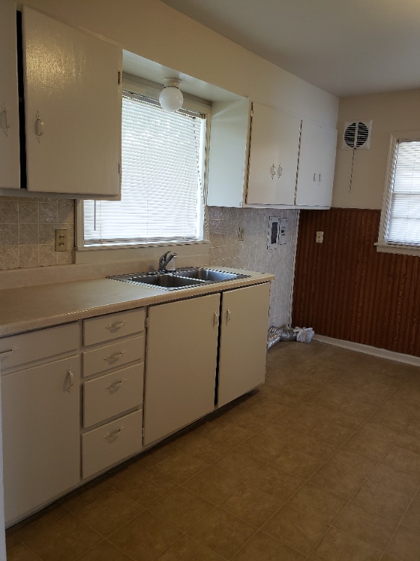Photo - 667 N Meridian Ave