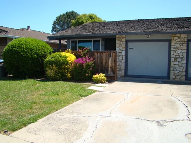 Building Photo - 926 Desert Isle Dr Unit 1