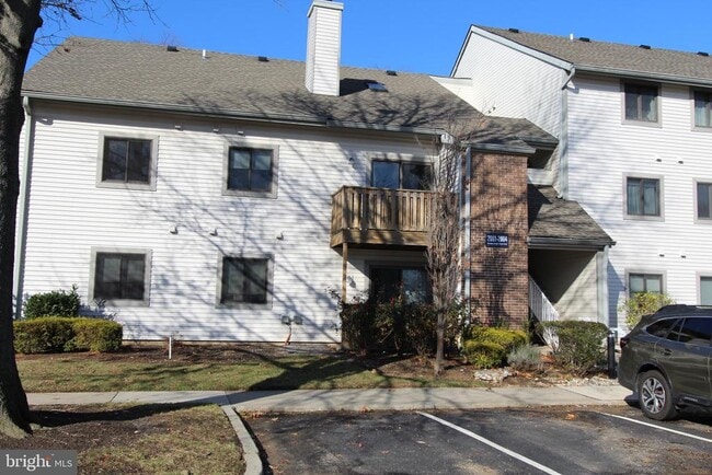 Building Photo - 2002 Ravens Crest Dr