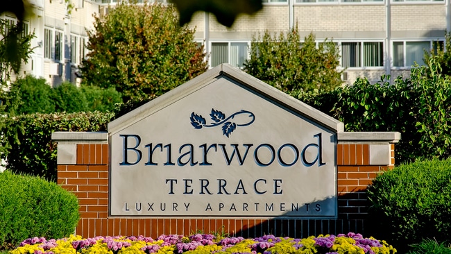 Briarwood Sign