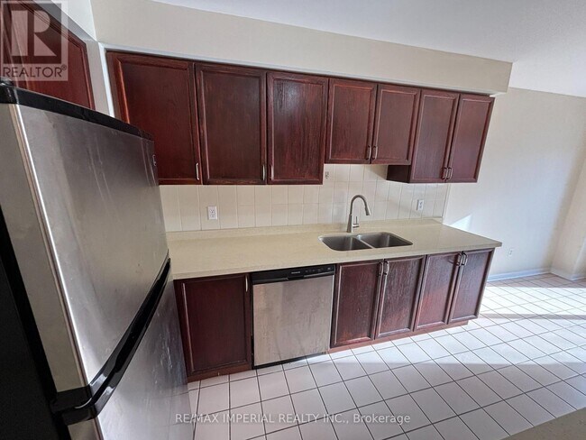 Photo - 2550 Thomas St