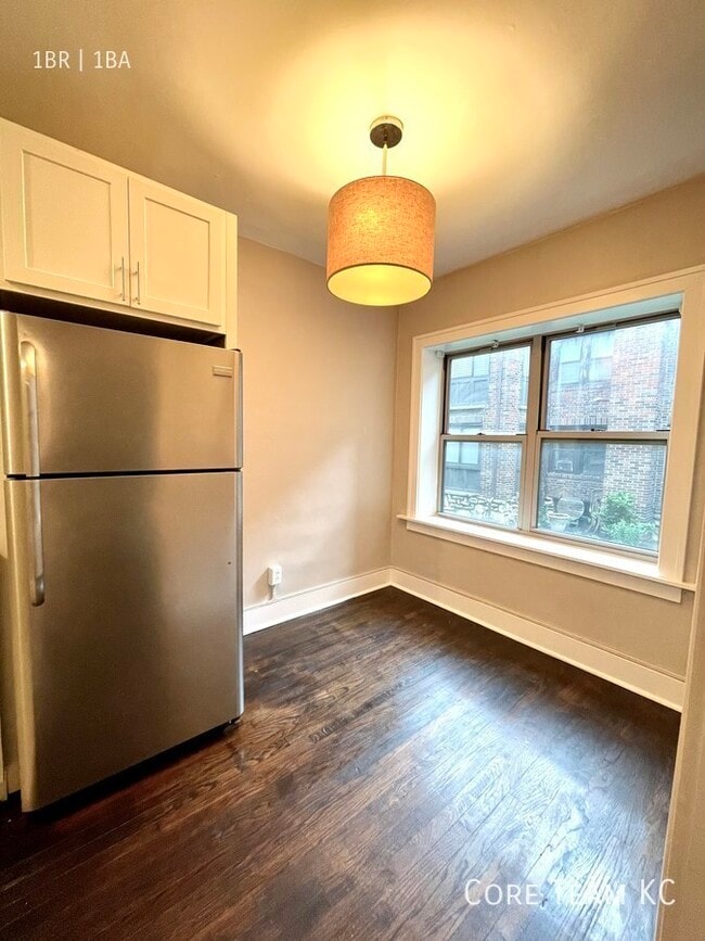 Photo - 710 W 48th St Unit 103