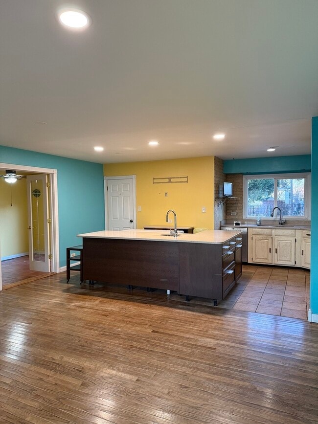 Photo - 655 Comstock Ave