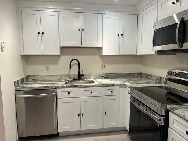 Photo - 324 Washington St Unidad 208