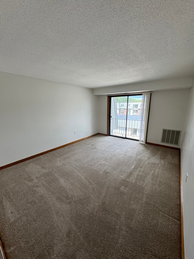 Photo - 2 Roedean Dr Unit 303