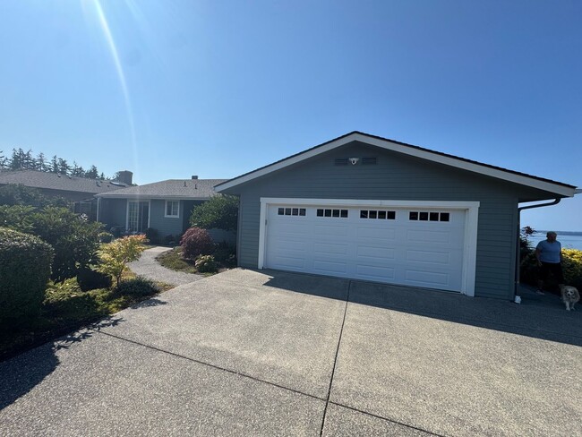 Building Photo - Furnished, Short-Term 4-6 mo. Camano Islan... Rental