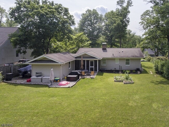 Photo - 32 Maple Ave