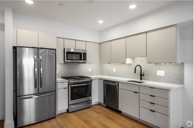 716 L St SE Unit 302