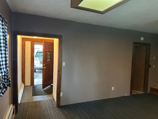 Photo - 1316 Summers Ln