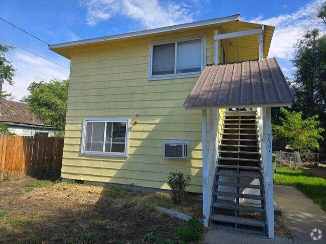 Building Photo - 737 7th Ave N Unit A Rental