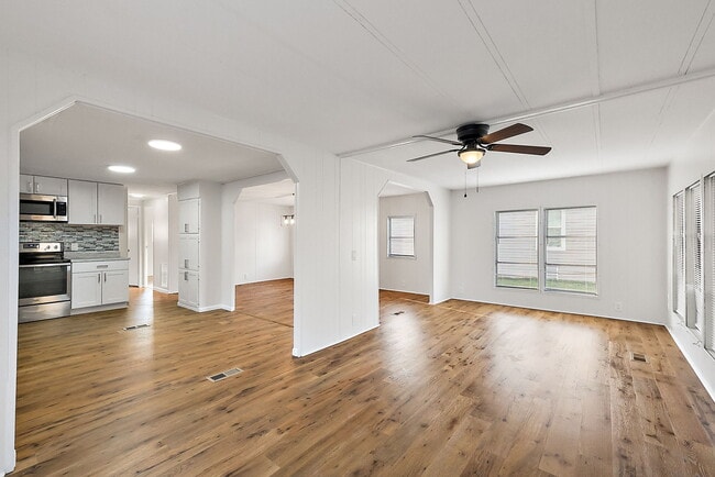 Photo - 123 Camellia Dr