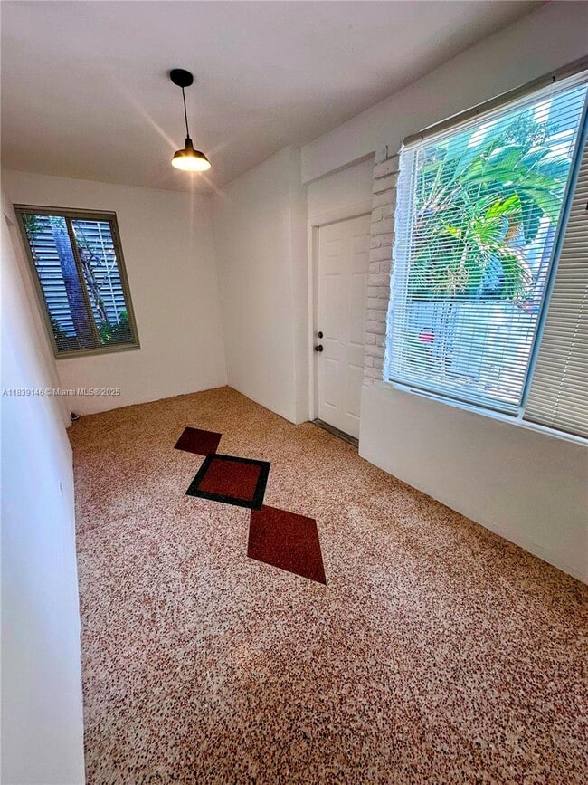 Photo - 9065 Harding Ave