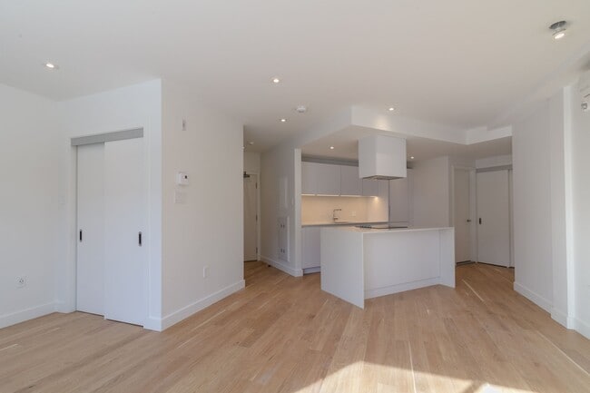 Photo - 3014 Avenue Van Horne Unit 17