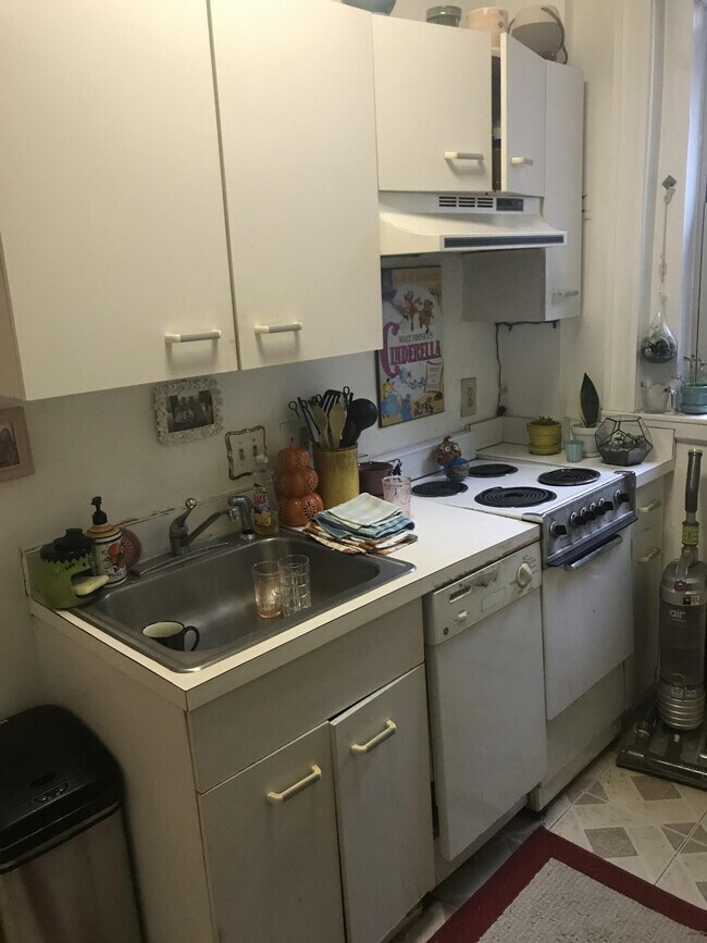 Building Photo - 9 Colborne Rd Unit 8 Rental
