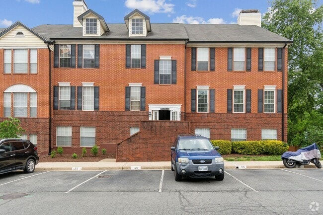 Building Photo - This hidden gem won’t last long! Rental