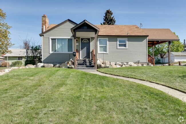 Building Photo - Shadle Park 3 Bedroom 2 Bath Home near Gar...