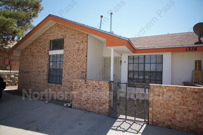 Building Photo - 1376 Trudy Elaine Dr Unit A