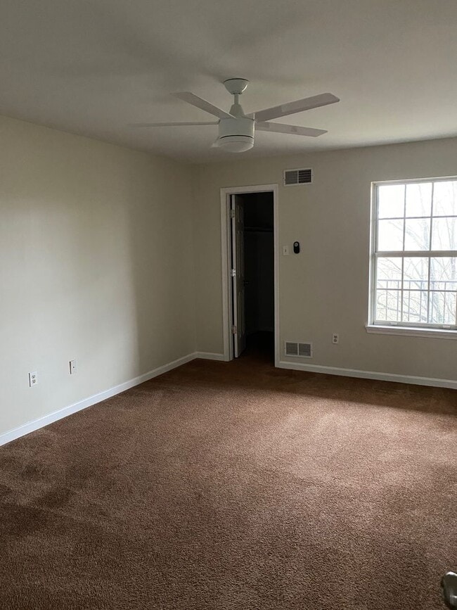 Photo - Great ‘Seven Oaks’ Condo