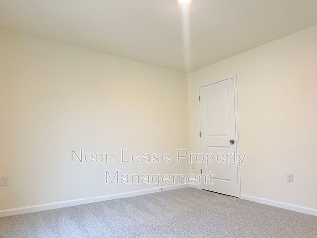 Photo - 402 N Walnut St