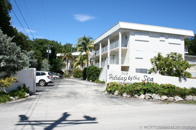 Building Photo - 300 Ocean Dr Unit 20