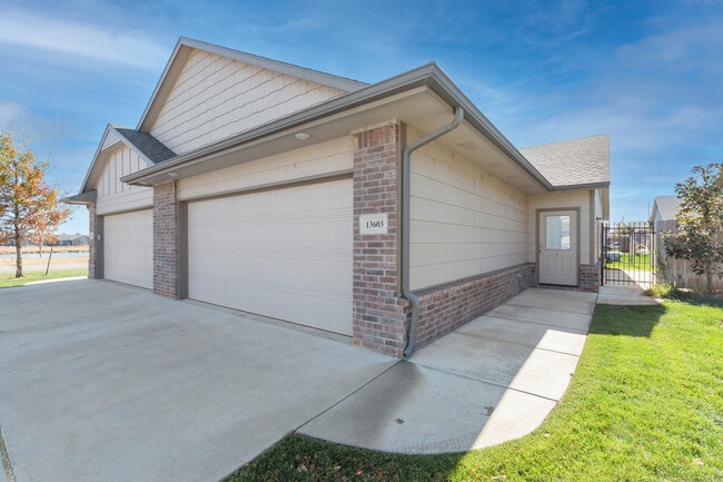 Photo - 13607 Hunters View St