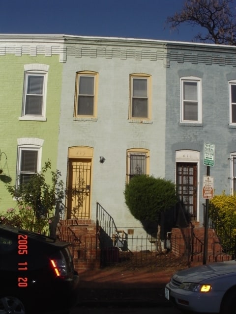 Building Photo - A charming two bedroom one and one half  bath row house located just off New Jersey Ave in the Sh...