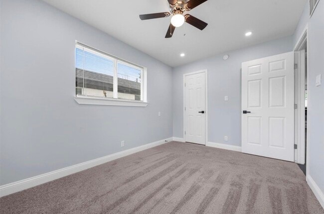 Photo - 4120 Linn St Unit B