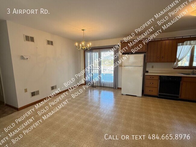 Photo - 3 Airport Rd