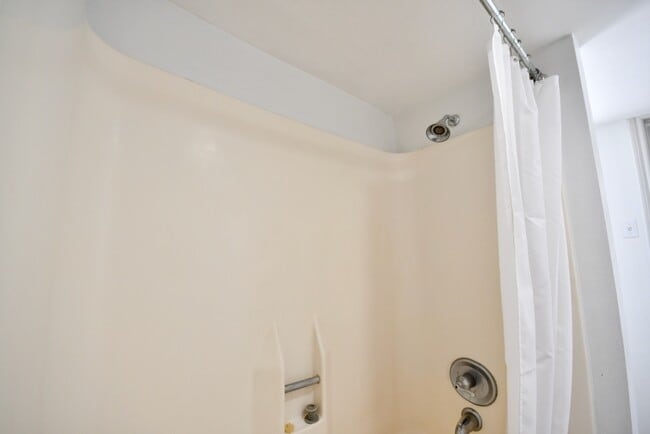 Building Photo - 4404 Basswood Ln Rental