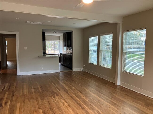 Photo - 1921 W 39th St