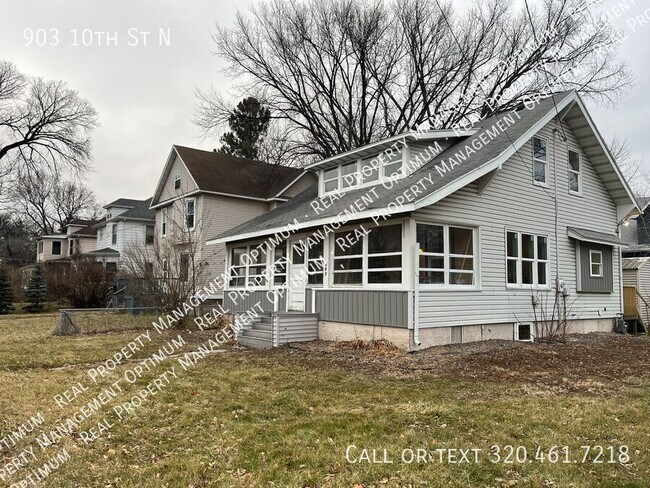 Building Photo - 903 10th St N